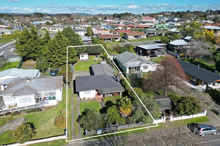 Photo of property in 5 Ruataniwha Street, Waipukurau, 4200