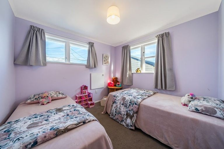 Photo of property in 18 Sheridan Crescent, Trentham, Upper Hutt, 5018