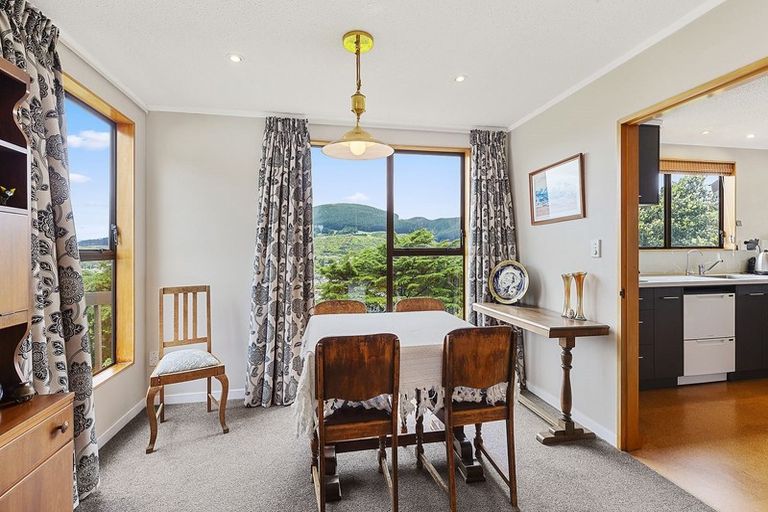 Photo of property in 51 Fyvie Avenue, Tawa, Wellington, 5028