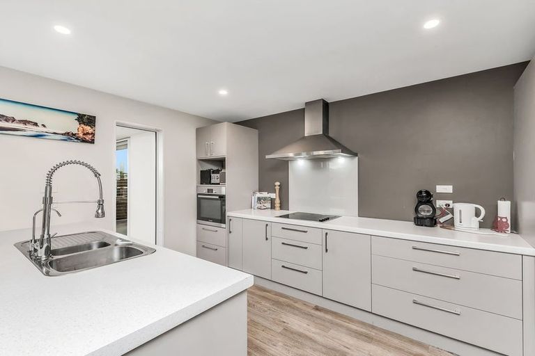 Photo of property in 30 Burnham School Road, Rolleston, 7614