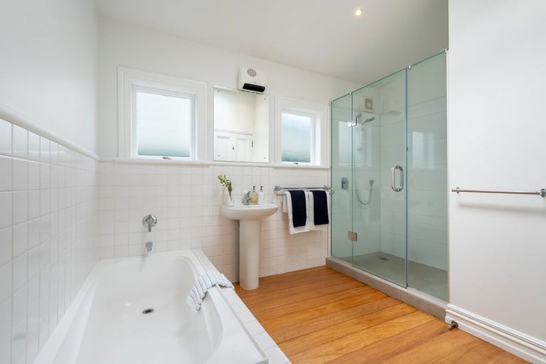 Photo of property in 24 Anne Street, Devonport, Auckland, 0624