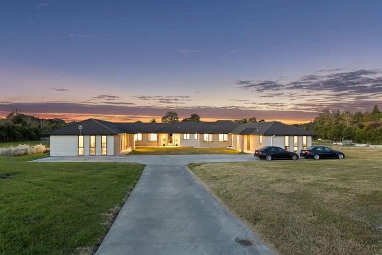 Photo of property in 1 Three Oaks Drive, Dairy Flat, Albany, 0794