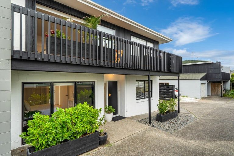 Photo of property in 2/57 Lake Road, Devonport, Auckland, 0624
