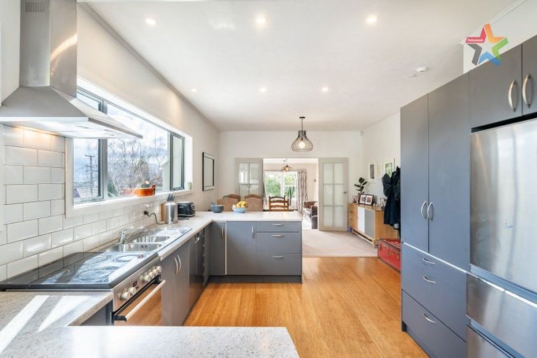 Photo of property in 225 Whites Line East, Waiwhetu, Lower Hutt, 5010