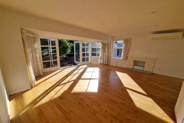 Photo of property in 10 Linley Place, Hillcrest, Auckland, 0627