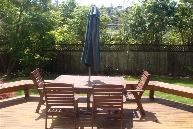 Photo of property in 2/25 Glencoe Road, Browns Bay, Auckland, 0630