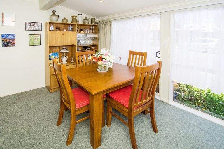 Photo of property in Holdsworth Villas, 11/2 William Donald Drive, Solway, Masterton, 5810