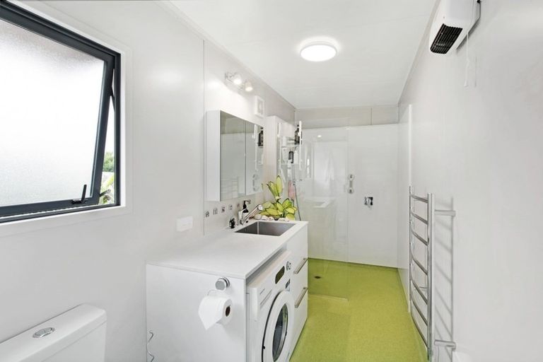 Photo of property in 15a Roore Street, Foxton Beach, Foxton, 4815