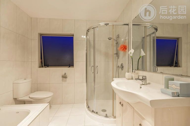 Photo of property in 1 Birchlands Road, Flat Bush, Auckland, 2019