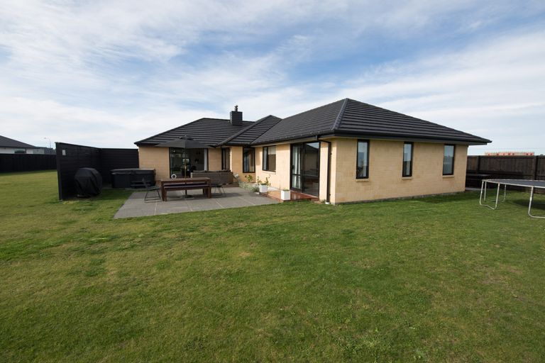Photo of property in 26 Glenfinnan Place, West Melton, 7618