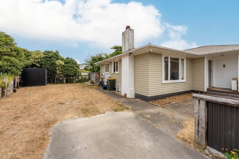 Photo of property in 18 Titoki Road, Raumati Beach, Paraparaumu, 5032