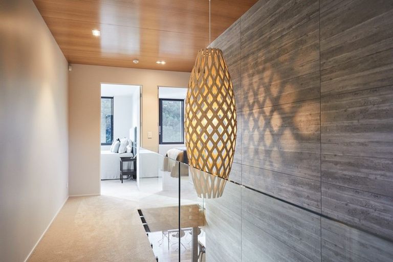 Photo of property in 69 Waikawa Road, Picton, 7220