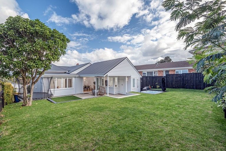Photo of property in 36 Old Lake Road, Narrow Neck, Auckland, 0624