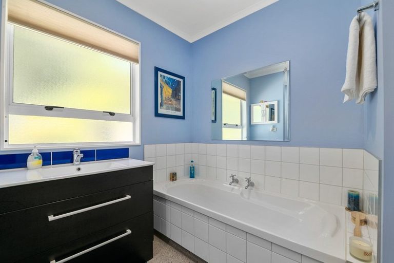 Photo of property in 20 Rimu Terrace, Waikawa, Picton, 7220