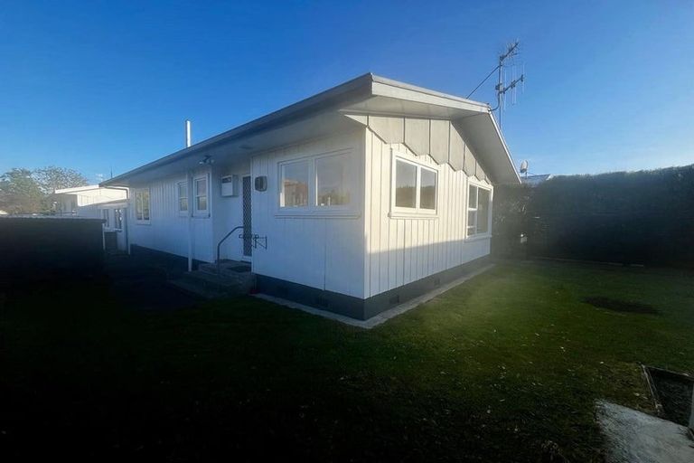 Photo of property in 2/505 Sylvan Road, Parkvale, Hastings, 4122