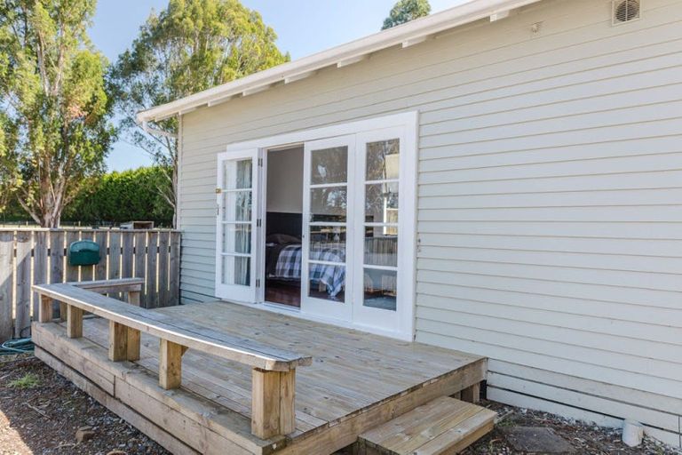 Photo of property in 2 Aerodrome Road, Dannevirke, 4972