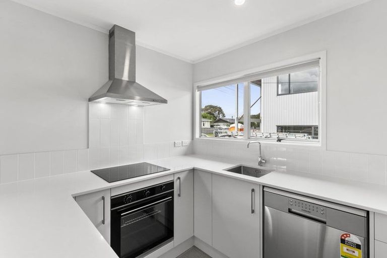 Photo of property in 1/322 Royal Road, Massey, Auckland, 0614
