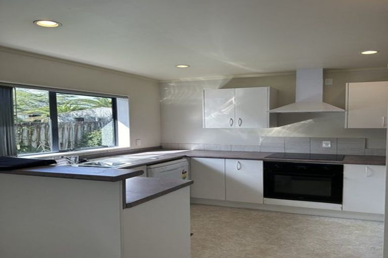 Photo of property in 20b West Coast Road, Glen Eden, Auckland, 0602