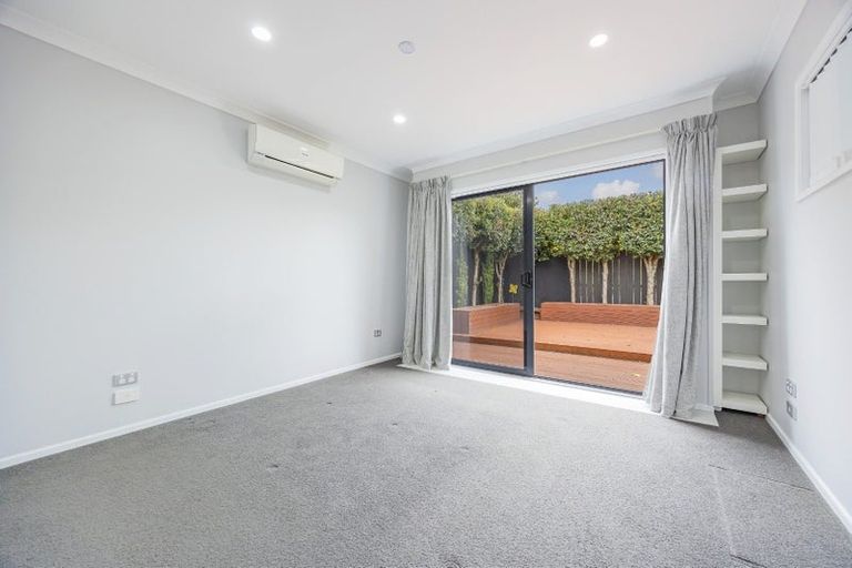 Photo of property in 56 Lothian Brae, Wattle Downs, Auckland, 2103