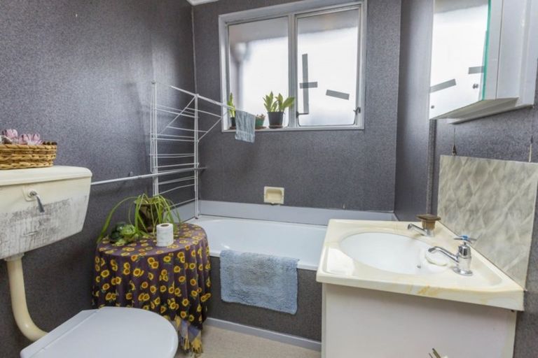 Photo of property in 8a Tawai Street, Trentham, Upper Hutt, 5018