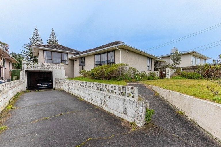 Photo of property in 76 Matai Street, Castlecliff, Whanganui, 4501