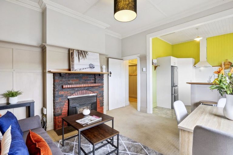 Photo of property in 13 Athol Place, Ravensbourne, Dunedin, 9022