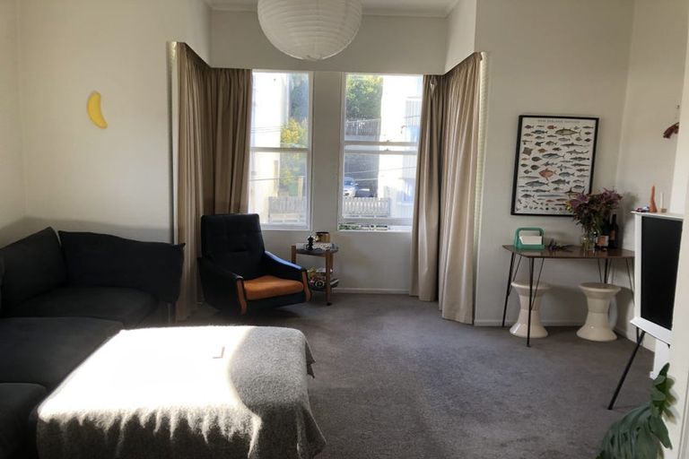 Photo of property in 136 Brougham Street, Mount Victoria, Wellington, 6011
