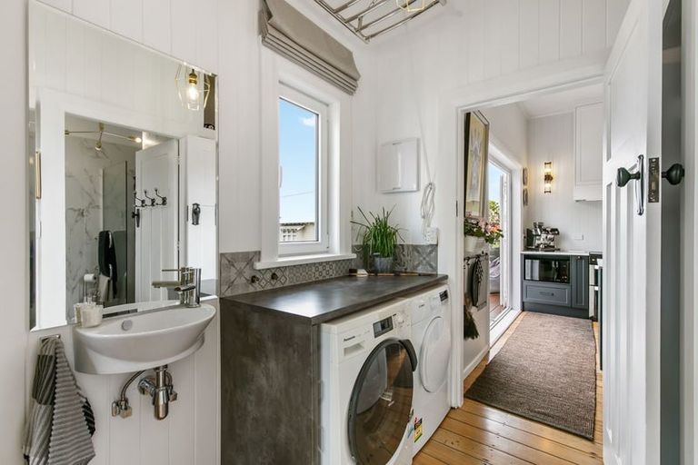 Photo of property in 54 Rangatira Road, Beach Haven, Auckland, 0626