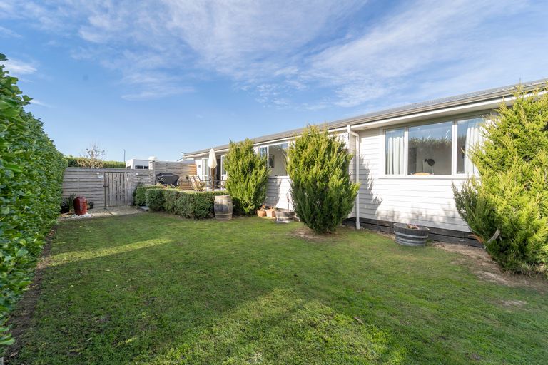 Photo of property in 25 Tuscan Lane, Martinborough, 5711