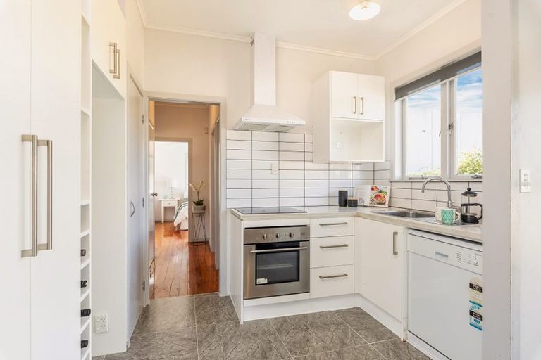 Photo of property in 4040 Great North Road, Glen Eden, Auckland, 0602