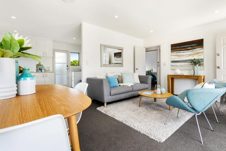 Photo of property in 1/9 Rewarewa Road, Te Atatu Peninsula, Auckland, 0610
