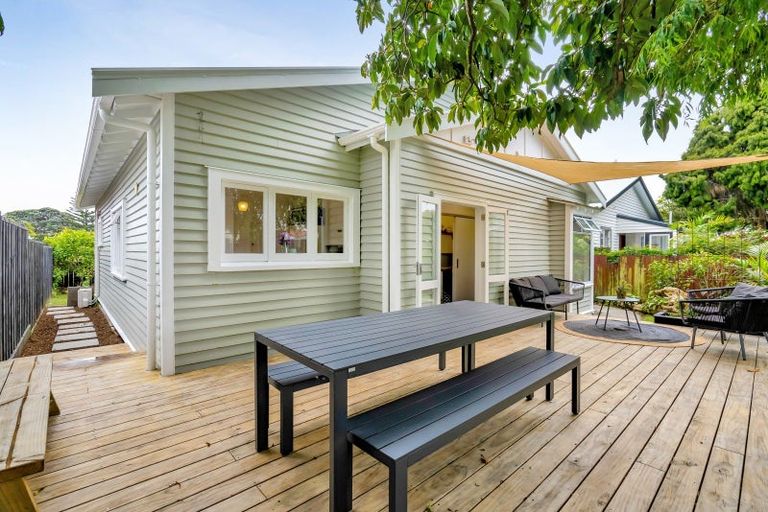 Photo of property in 21 Gaine Street, New Plymouth, 4310