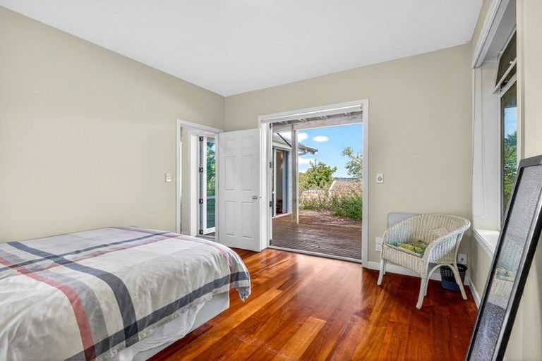 Photo of property in 8 Robertson Street, Russell, 0202