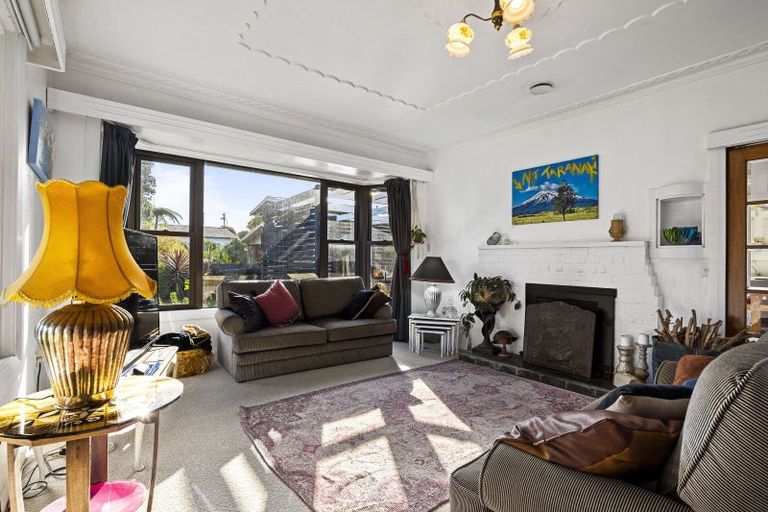 Photo of property in 69 Domett Street, Opunake, 4616