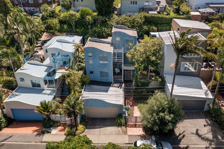 Photo of property in 2/34 Seabreeze Road, Narrow Neck, Auckland, 0624