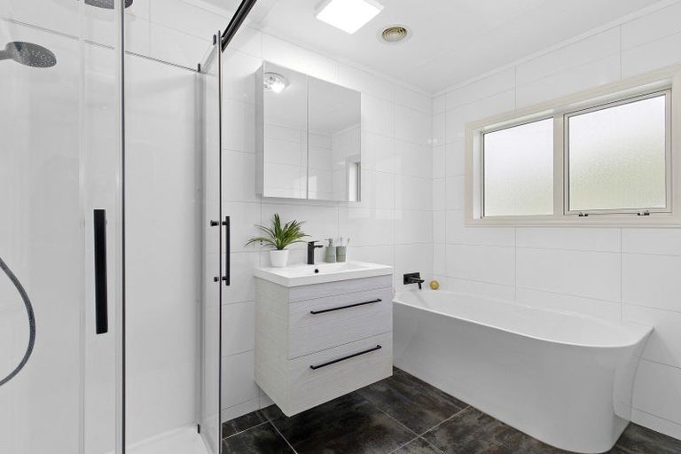 Photo of property in 85 Emerald Hill Drive, Birchville, Upper Hutt, 5018