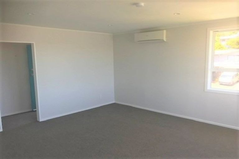 Photo of property in 6 Gaff Place, Whitby, Porirua, 5024