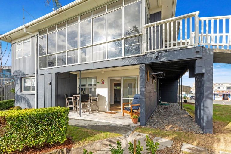 Photo of property in 1055 Papamoa Beach Road, Papamoa Beach, Papamoa, 3118