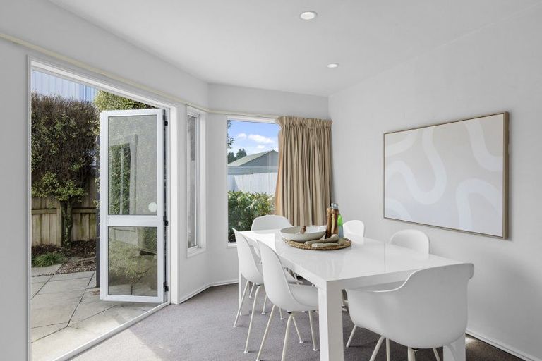 Photo of property in 1/148 Memorial Avenue, Burnside, Christchurch, 8053