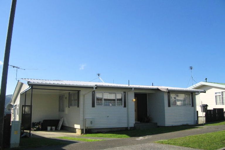 Photo of property in 18 Greenwich Grove, Stokes Valley, Lower Hutt, 5019