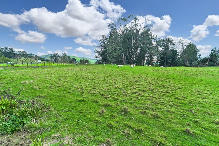 Photo of property in 2524 State Highway 2, Te Hauke, Hastings, 4174