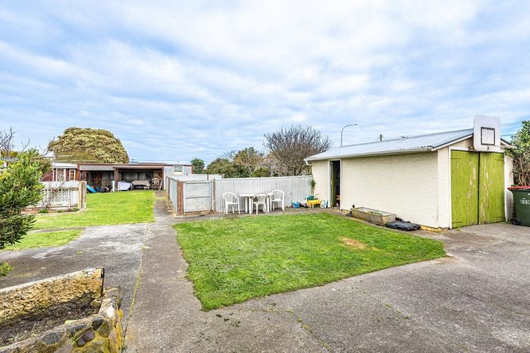 Photo of property in 4 Tongariro Street, Castlecliff, Whanganui, 4501