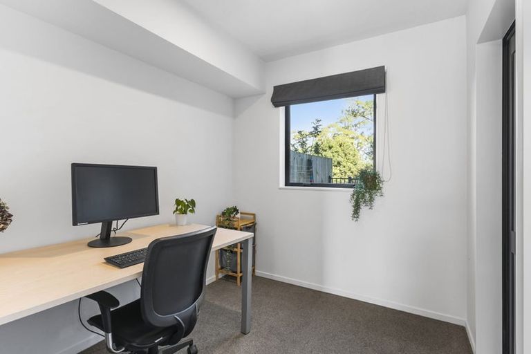 Photo of property in 6/7 South Pacific Place, Henderson, Auckland, 0612
