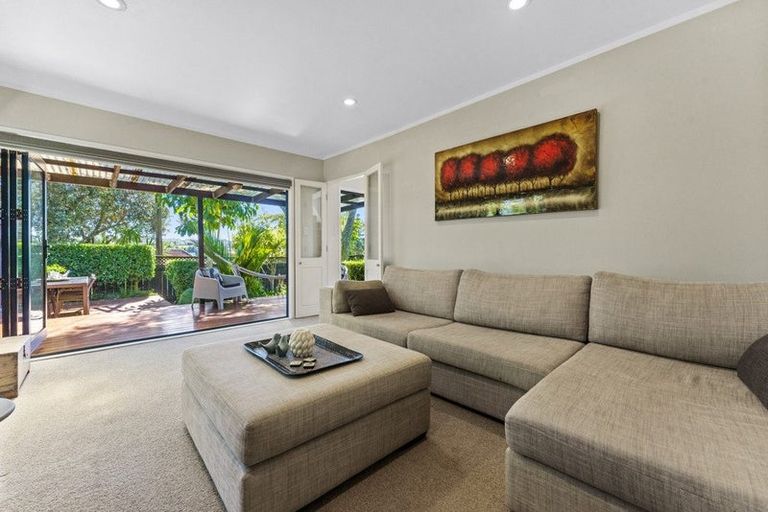 Photo of property in 1/12 Philson Terrace, Browns Bay, Auckland, 0630