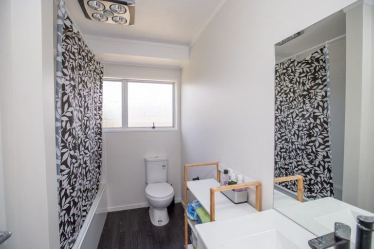 Photo of property in 9 Mahana Road, Ngatea, 3503