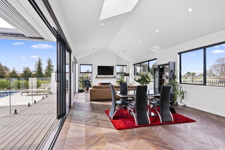 Photo of property in 17 Farrelly Place, Casebrook, Christchurch, 8051