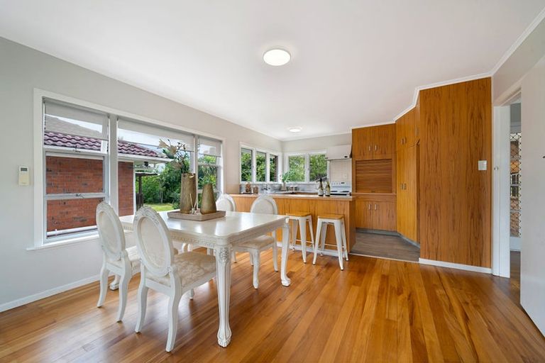Photo of property in 38 Kohekohe Street, New Lynn, Auckland, 0600