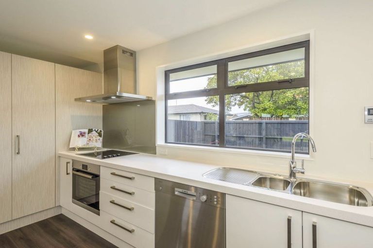 Photo of property in 1/7 Arosa Place, Parklands, Christchurch, 8083