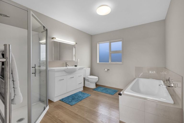 Photo of property in 32 Redwood Crescent, Hurdon, New Plymouth, 4310