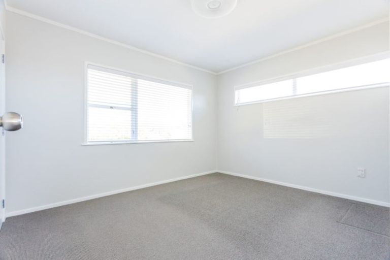 Photo of property in 46 Woodstock Road, Forrest Hill, Auckland, 0620